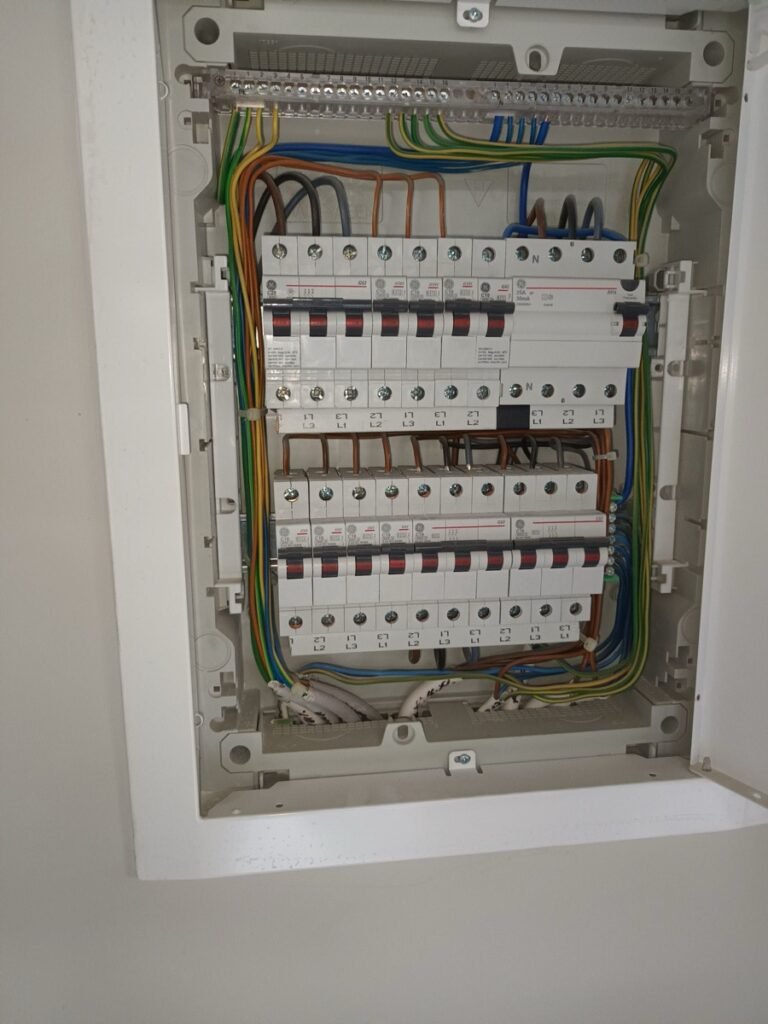 Pastato elektros skydas